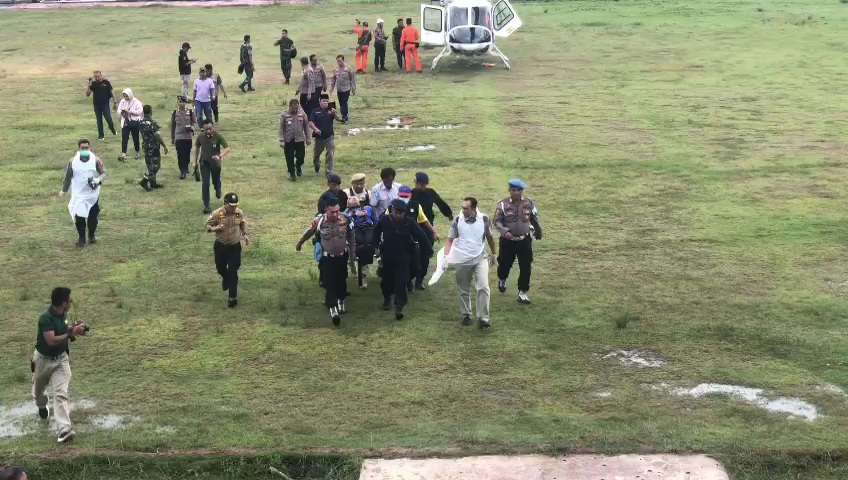 evakuasi korban helikopter