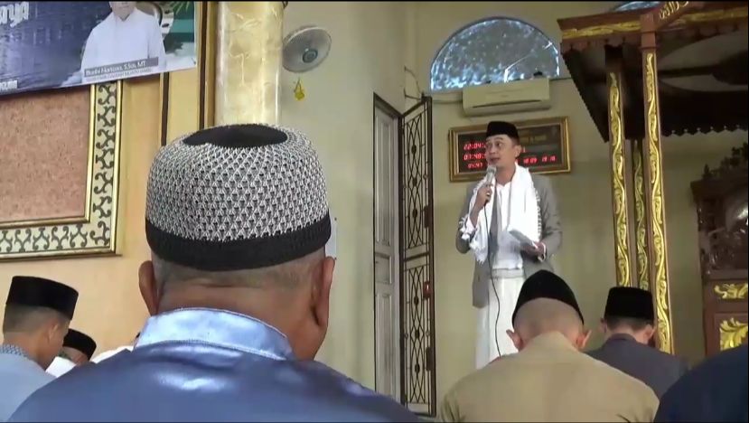 Pj Bupati Muaro Jambi Laksanakan Shalat Ied di Masjid Agung Al Abror Sengeti