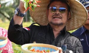 KPK Melakukan Penyelidikan Rumah Dinas Menteri Pertanian selama 20 Jam, Angkut Dua Koper dan Tas