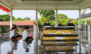 Mengenang Kembali Jasa Pahlawan Nasional Jambi, Al Haris Ziarah ke Makam Sultan Thaha Saifuddin