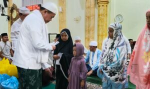 Giat Rutin Gubernur Al Haris Safari Subuh di Masjid Istiqomah Penyengat Rendah, Santuni Anak Yatim dan Dhuafa