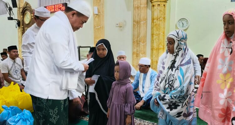 Giat Rutin Gubernur Al Haris Safari Subuh di Masjid Istiqomah Penyengat Rendah, Santuni Anak Yatim dan Dhuafa