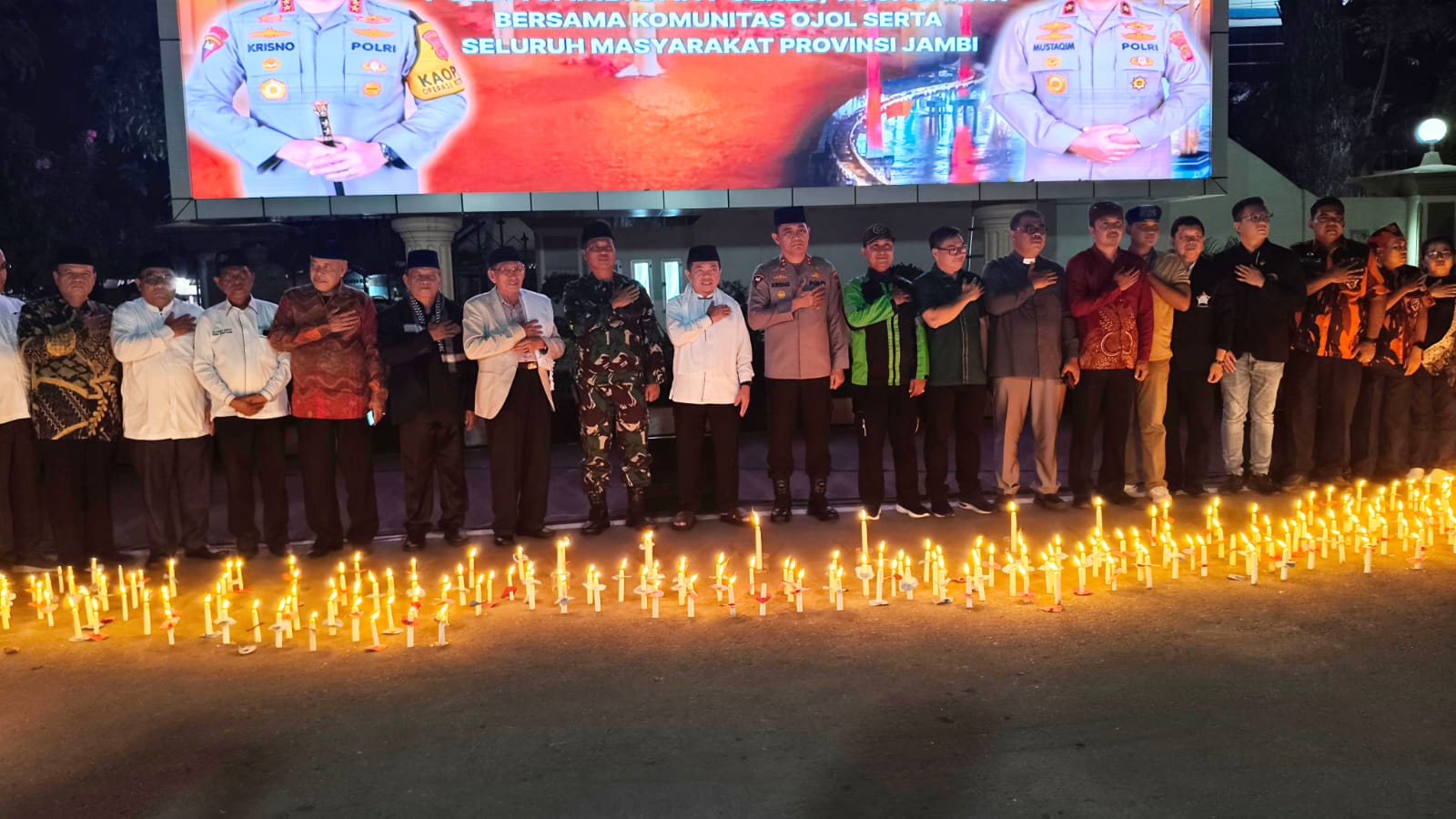 Ikuti Aksi Damai 1.000 Lilin Polda Jambi Bersama Ojol, Gubernur Al Haris: Duka Cita Sedalam-dalamnya Untuk Iffan Kurniawan
