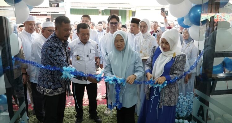 Gubernur Al Haris Bersama Bupati Kerinci Resmikan Apotek Semurup di Kerinci