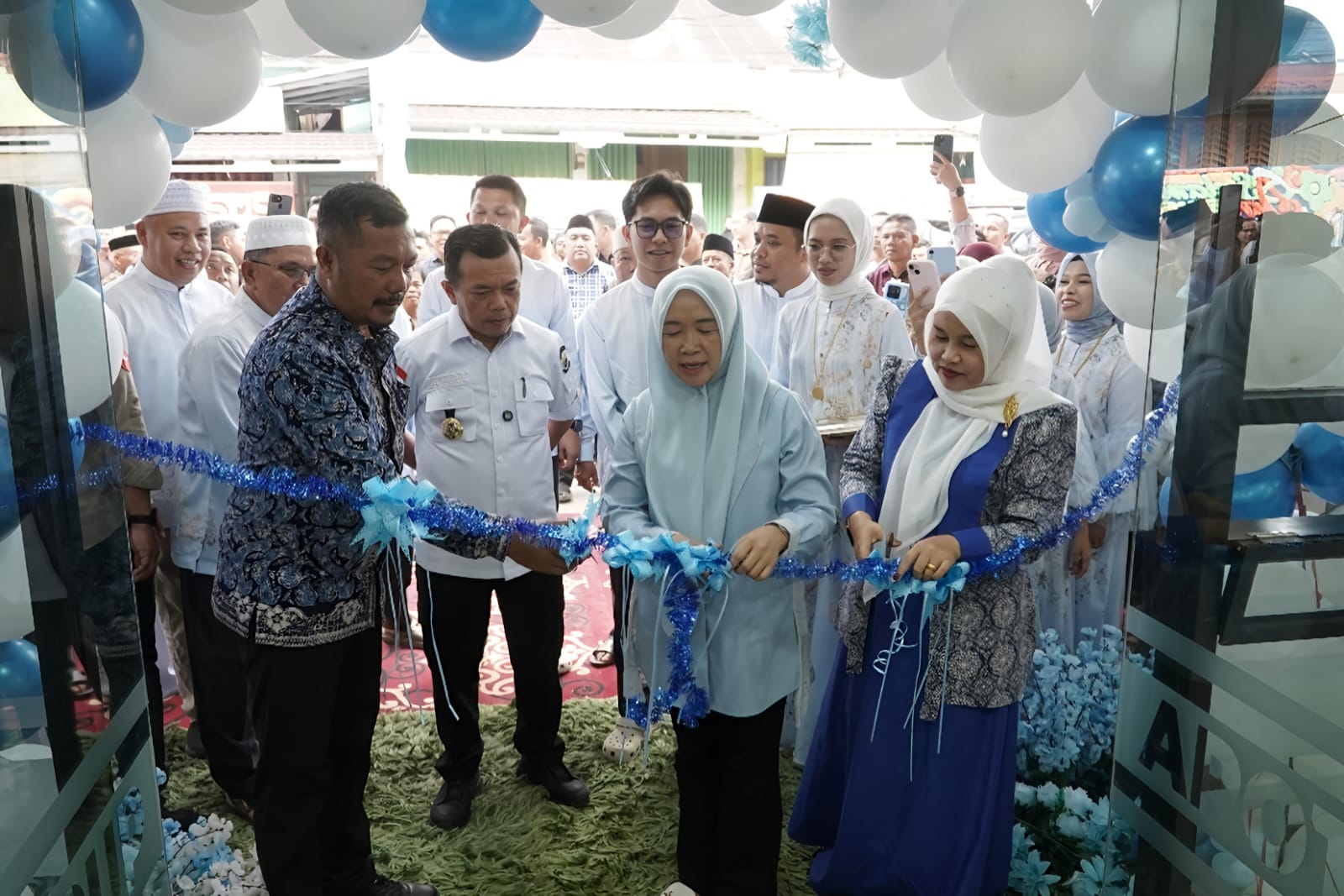 Gubernur Al Haris Bersama Bupati Kerinci Resmikan Apotek Semurup di Kerinci