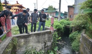Antisipasi Banjir, Wali Kota Maulana Tinjau Daerah Rawan Terdampak