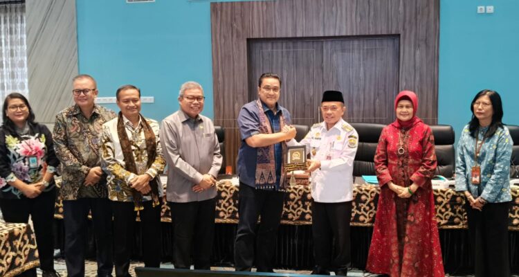 Terima Kunjungan Komisi II DPR RI, Gubernur Al Haris Dukung Reformasi BUMD dan Percepatan Penyelesaian Konflik Agraria