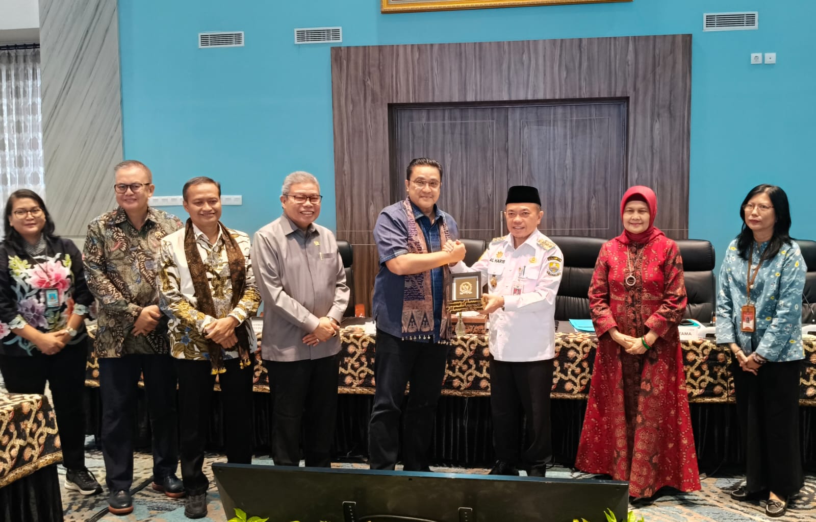 Terima Kunjungan Komisi II DPR RI, Gubernur Al Haris Dukung Reformasi BUMD dan Percepatan Penyelesaian Konflik Agraria