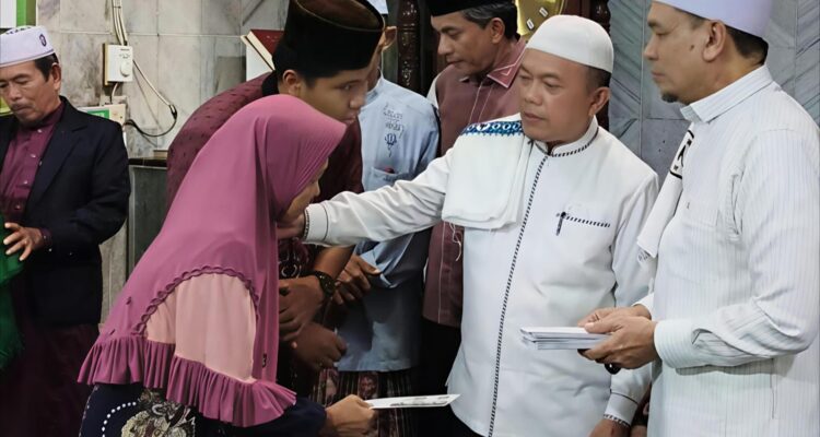 Perdana Safari Ramadhan 1447 H, Gubernur Al Haris Kunjungi Masjid Nurussa’adah Pijoan