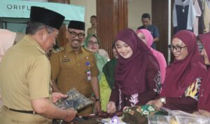 Abdullah Sani Buka Bazar Ramadhan BKOW, Dorong UMKM Perempuan Naik Kelas