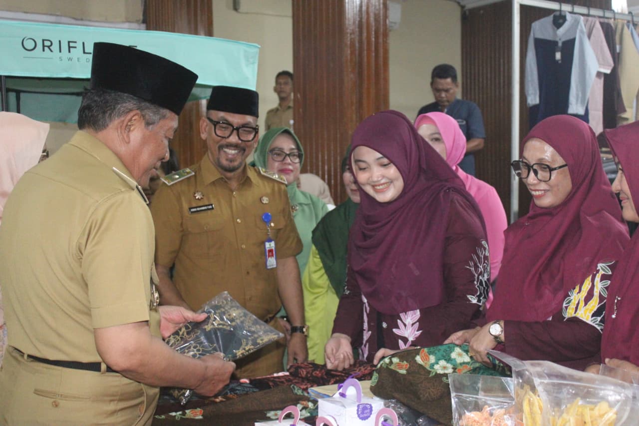 Abdullah Sani Buka Bazar Ramadhan BKOW, Dorong UMKM Perempuan Naik Kelas
