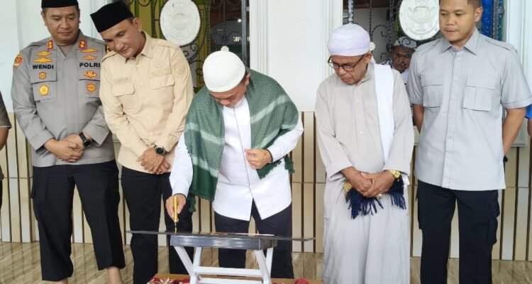 Warga Ucapkan Terima Kasih Usai Gubernur Al Haris Tandatangani Prasasti Jalan Pelawan–Batang Asai