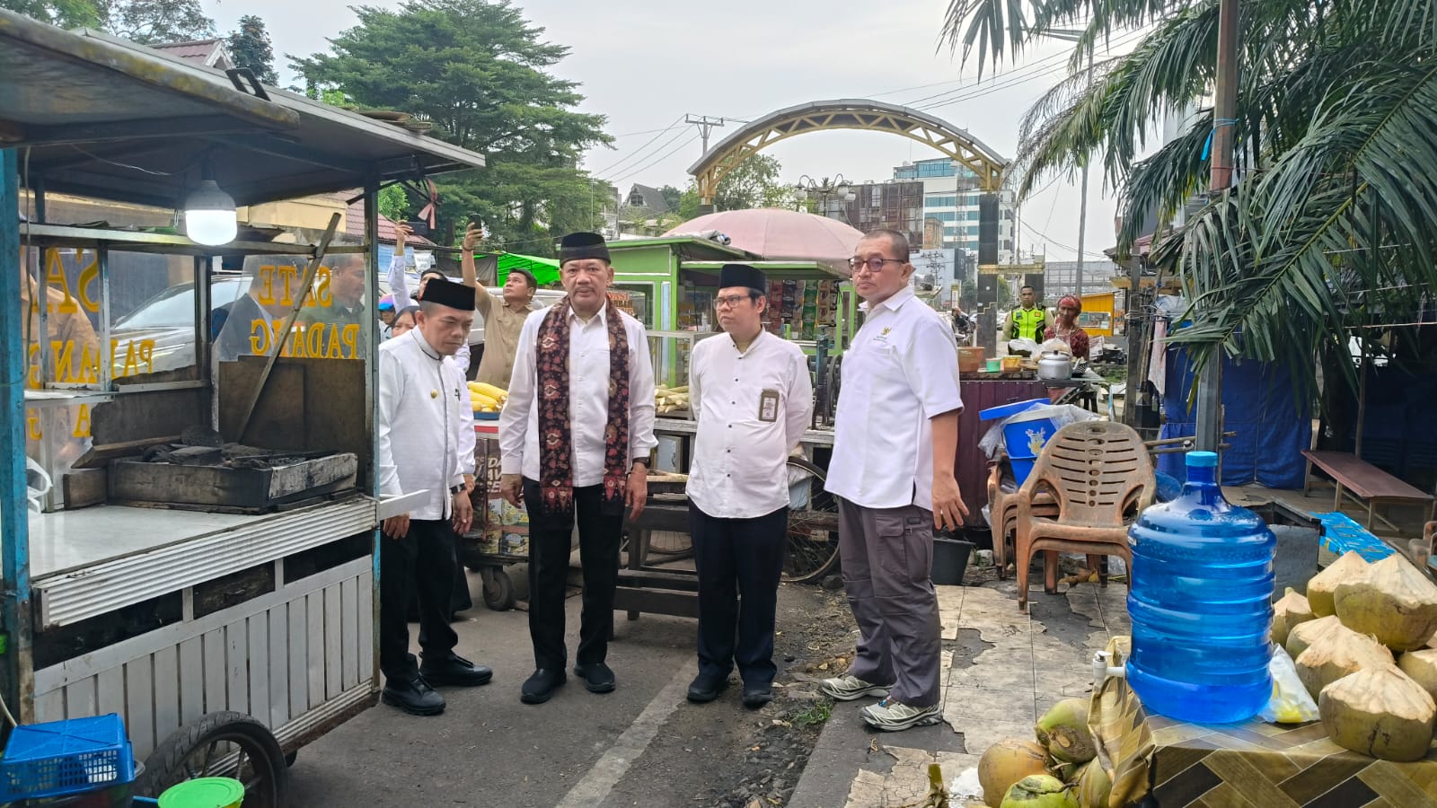 Bersama Ketua Baznas RI, Gubernur Jambi Al Haris Bahas Penataan UMKM Ancol