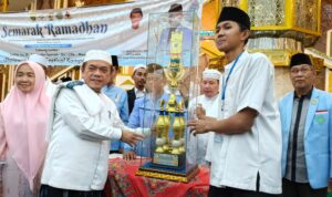 Tutup Semarak Ramadhan 1447 H di Masjid Tsamaratul Insan, Gubernur Al Haris: Agar Anak-anak Bergembira Menyambut Ramadan dengan Kegiatan Positif Tutup Semarak Ramadhan 1447 H di Masjid Tsamaratul Insan, Gubernur Al Haris: Agar Anak-anak Bergembira Menyambut Ramadan dengan Kegiatan Positif