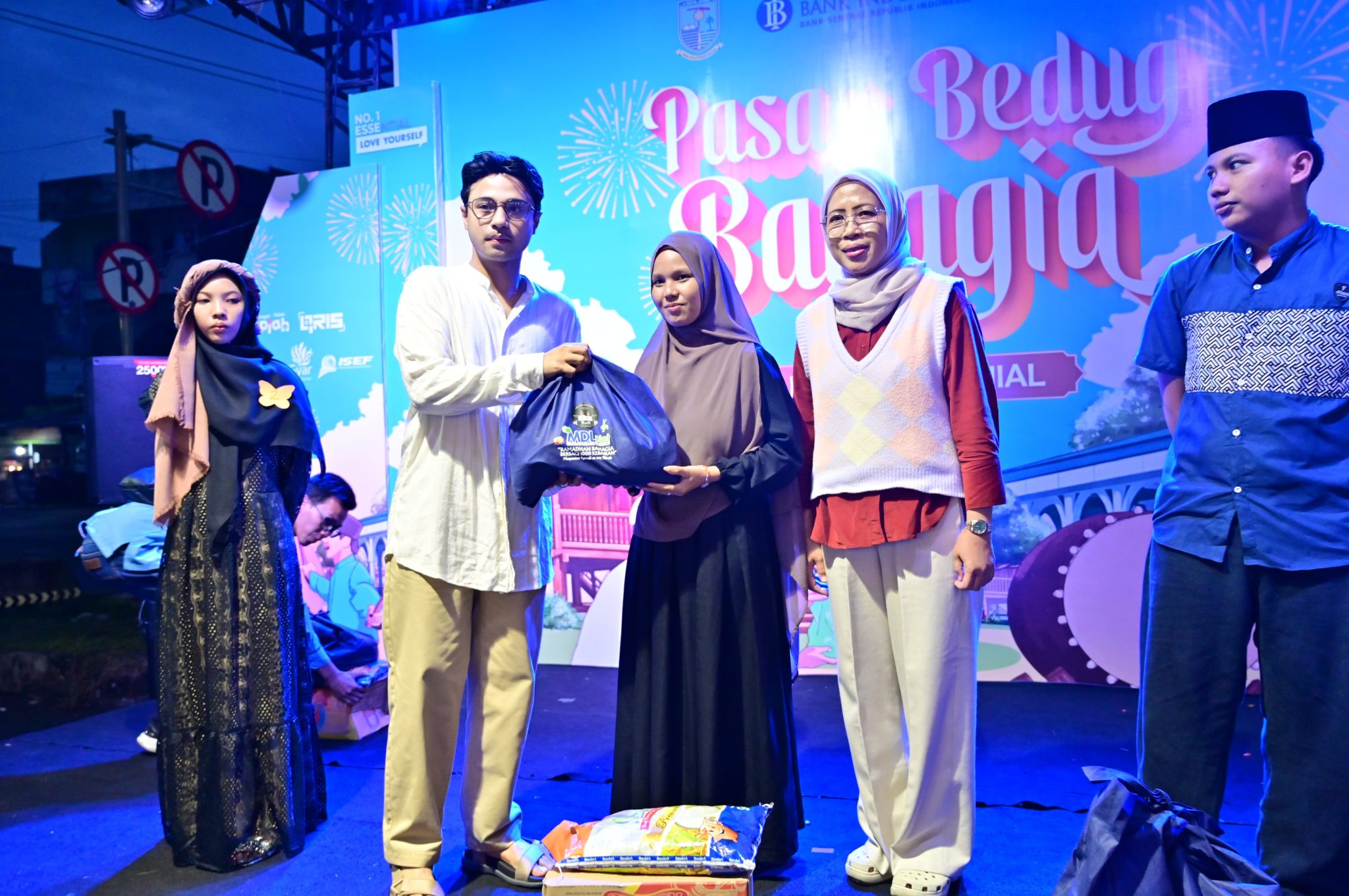 Wawako Diza Resmi Tutup Senandung Cinta Ramadan dengan Berikan Santunan dan Hadiah Prestasi