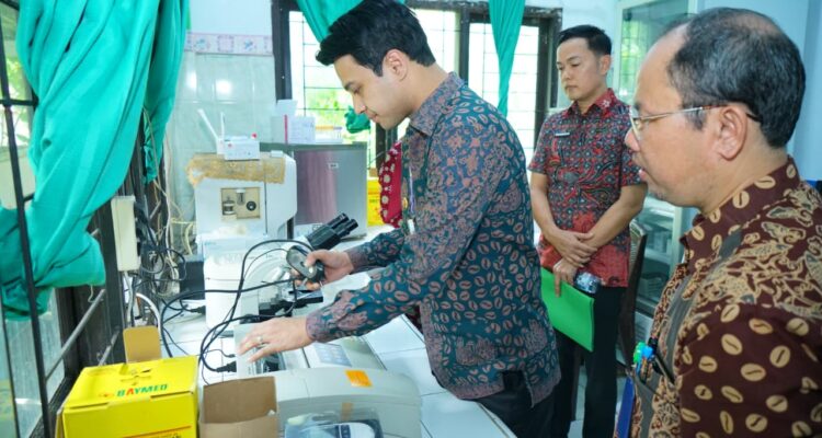 Turut Didampingi Kadis Kesehatan Kota Jambi, Wawako Diza Tinjau Infrastruktur Puskesmas Paal Lima dan Paal X