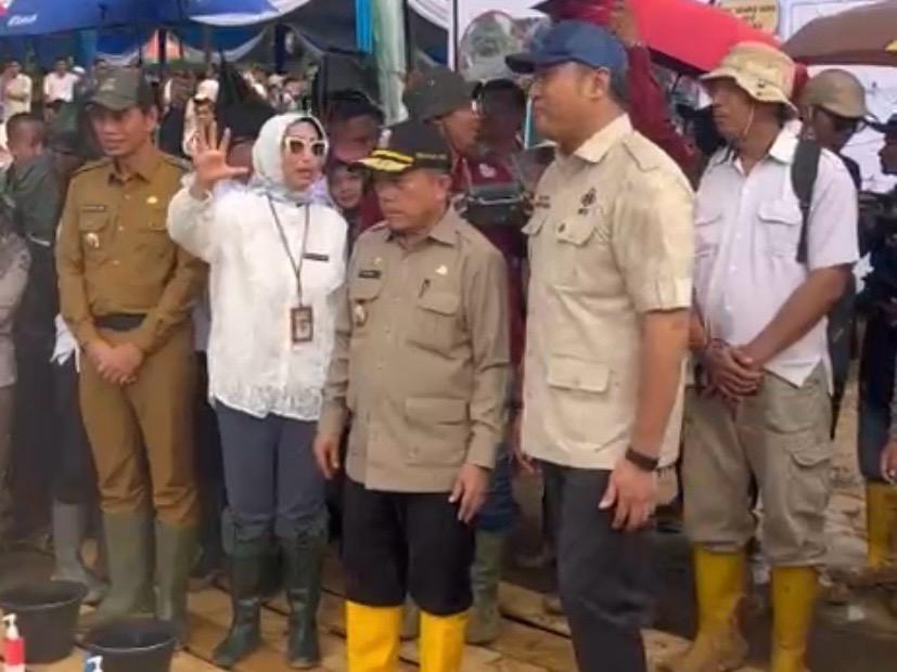 Digelar di 16 Provinsi, Wamentan Sudaryono Didampingi Gubernur Al Haris Pimpin Langsung Gerakan Tanam Serentak dari Batang Hari