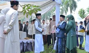 Wali Kota Maulana Bersama Wawako Diza Pastikan Pendistribusian Daging Kurban Dari Pemkot Jambi Tepat Sasaran